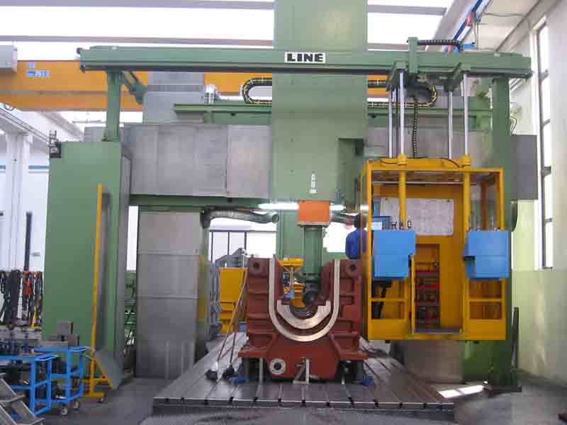 Lavorazione interna su corpo supporti in ghisa